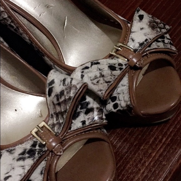 Heels - Picture 3 of 4